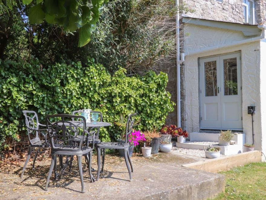Rockhopper Cottage