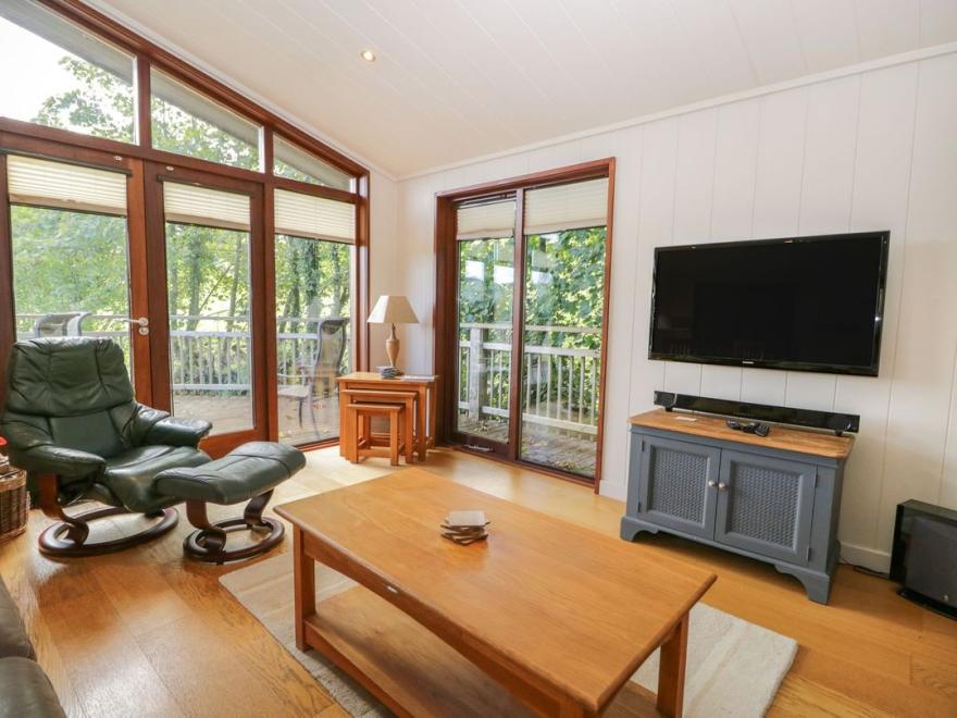 Leafy Nook Lodge