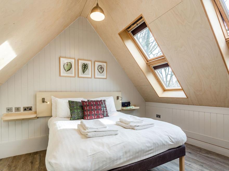 Lodge 2