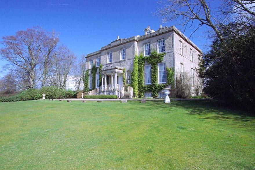 Cortes House
