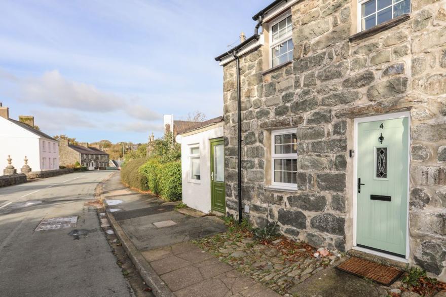 Ty Eiddew (Ivy House)