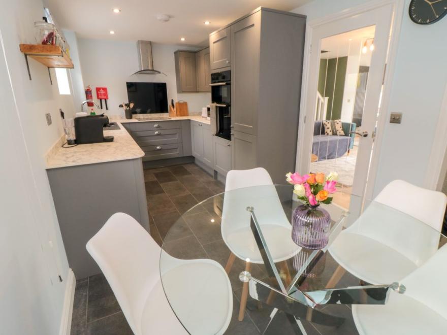 1 Staveley Cottages