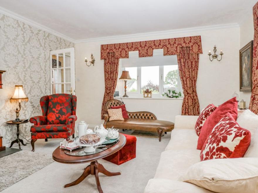 Storrs Lodge
