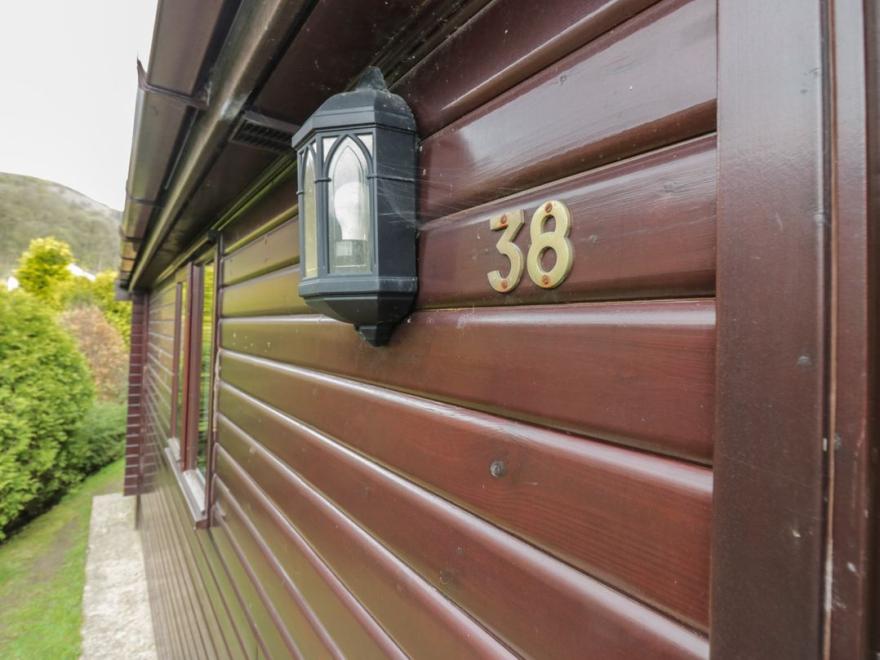 Canadian Cabin No 38