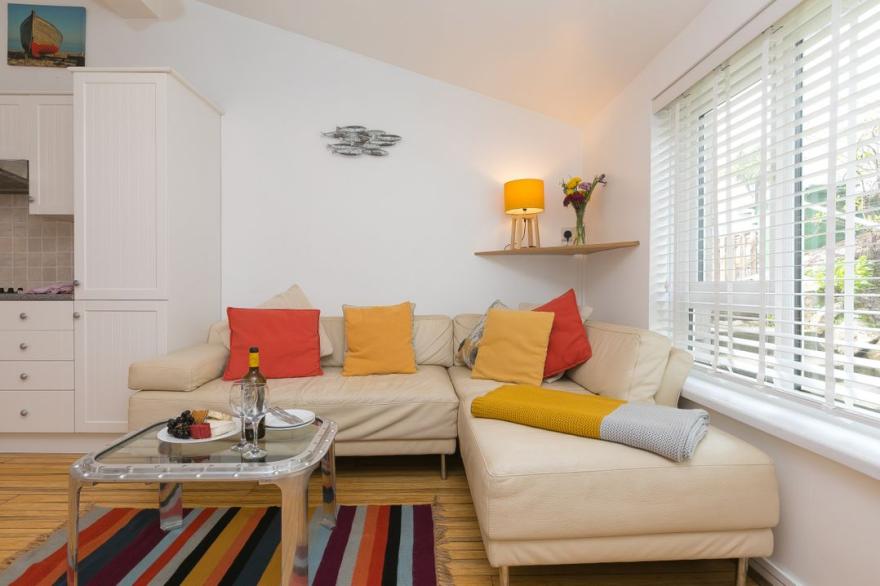 Flat 3, Pentowan Court