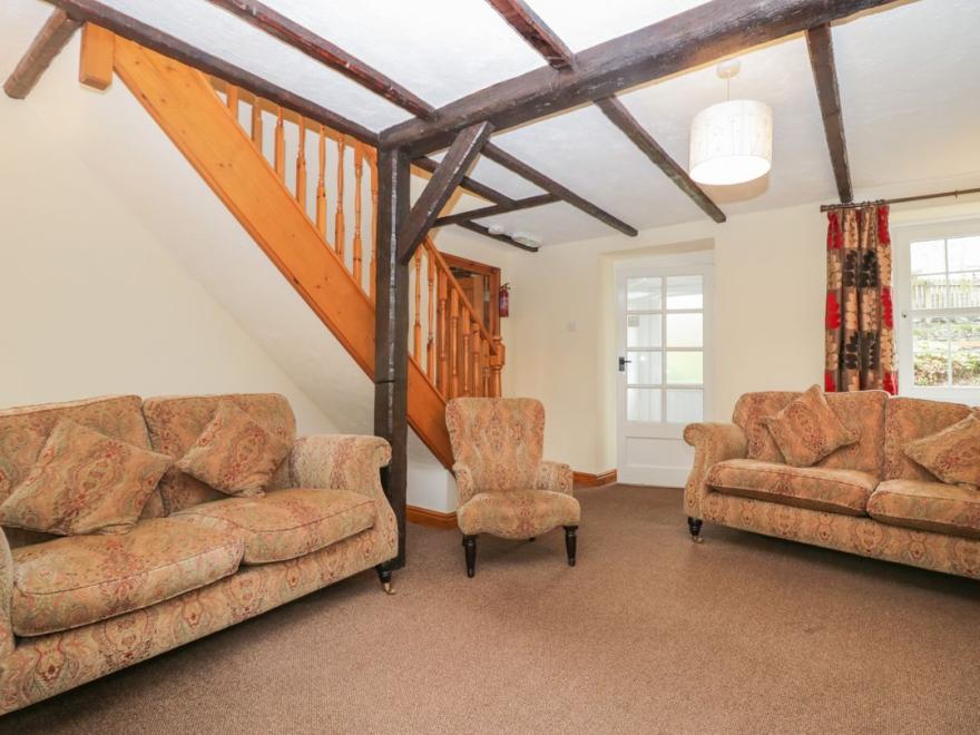 Riverside Cottage No 4