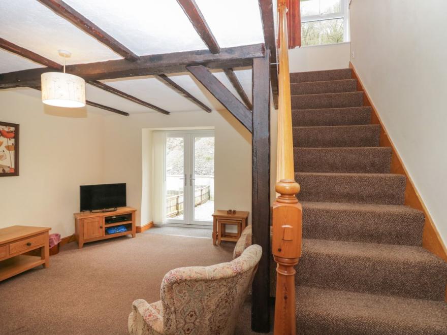 Riverside Cottage No 4