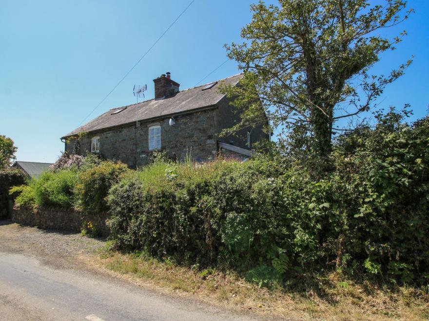 1 Hetfield Cottages