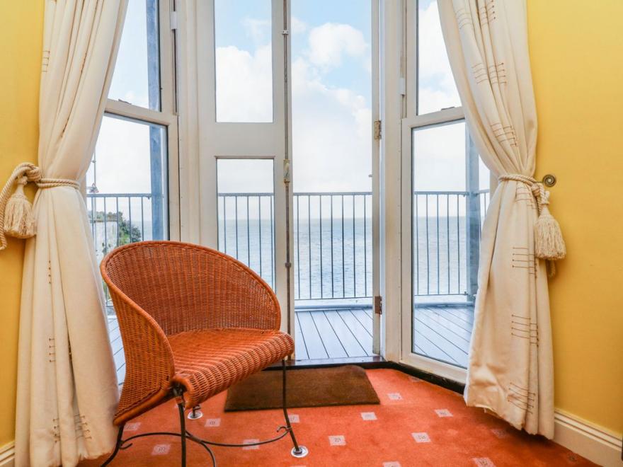 Val's Seaview