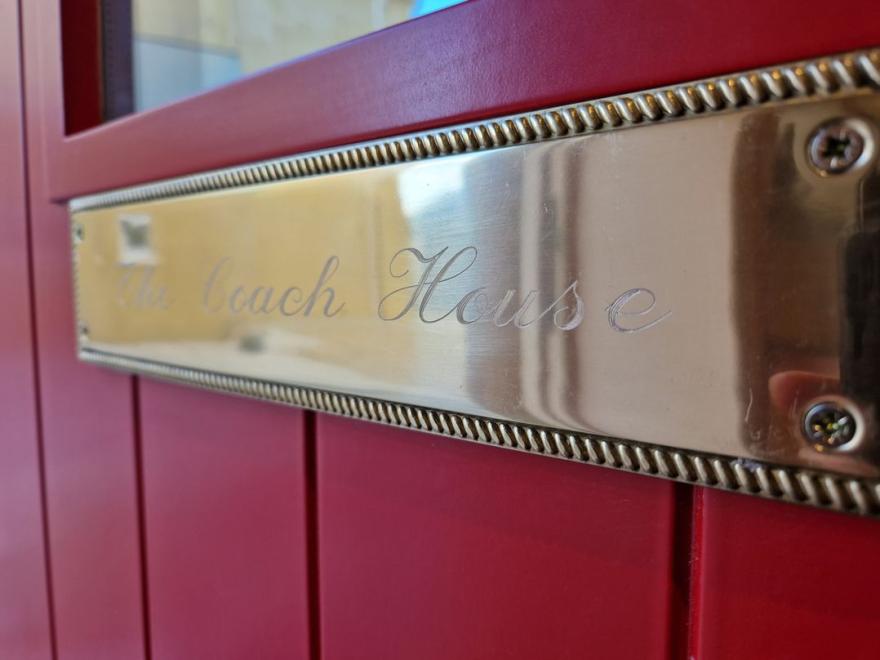 8 Coach House