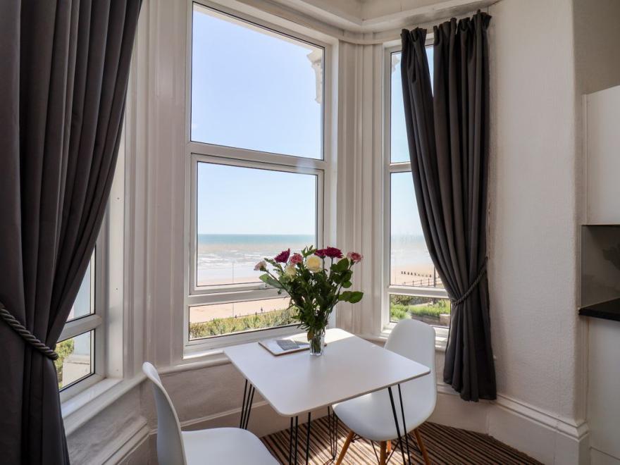 6 Beach View @ Beaconsfield House