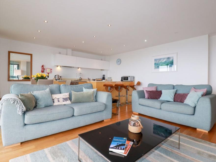 Fistral Pearl