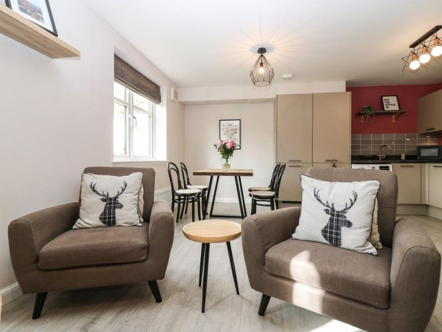 11 Ambleside Court