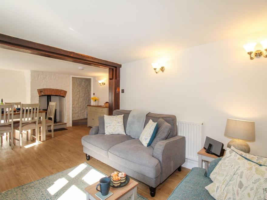 1 Rose Cottage