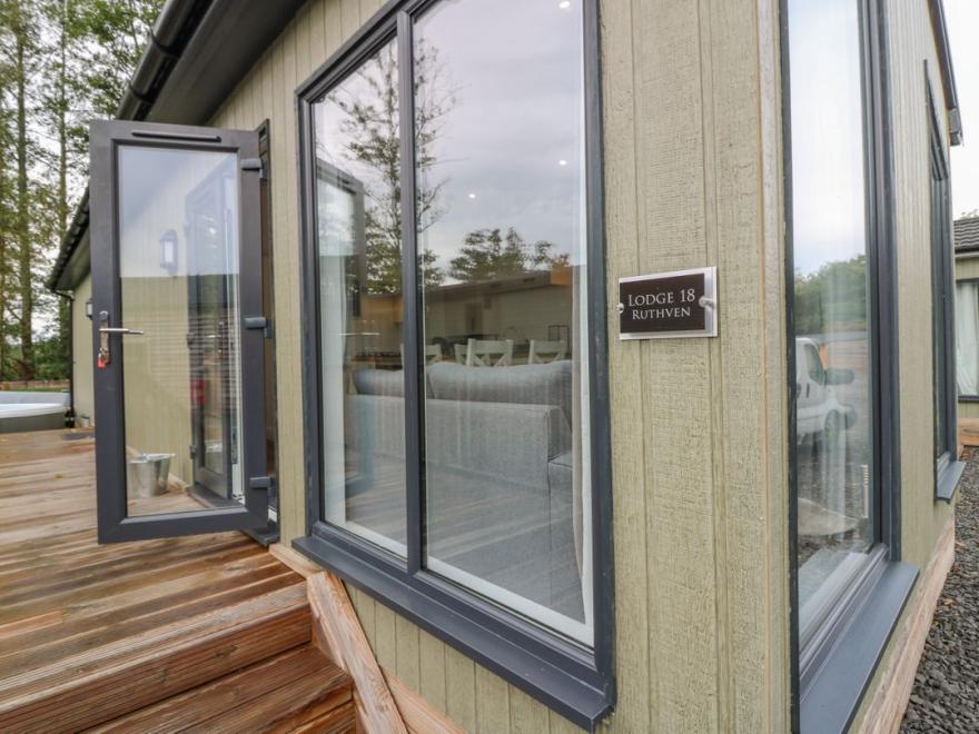 Lodge 18 - Ruthven (Hideaway)