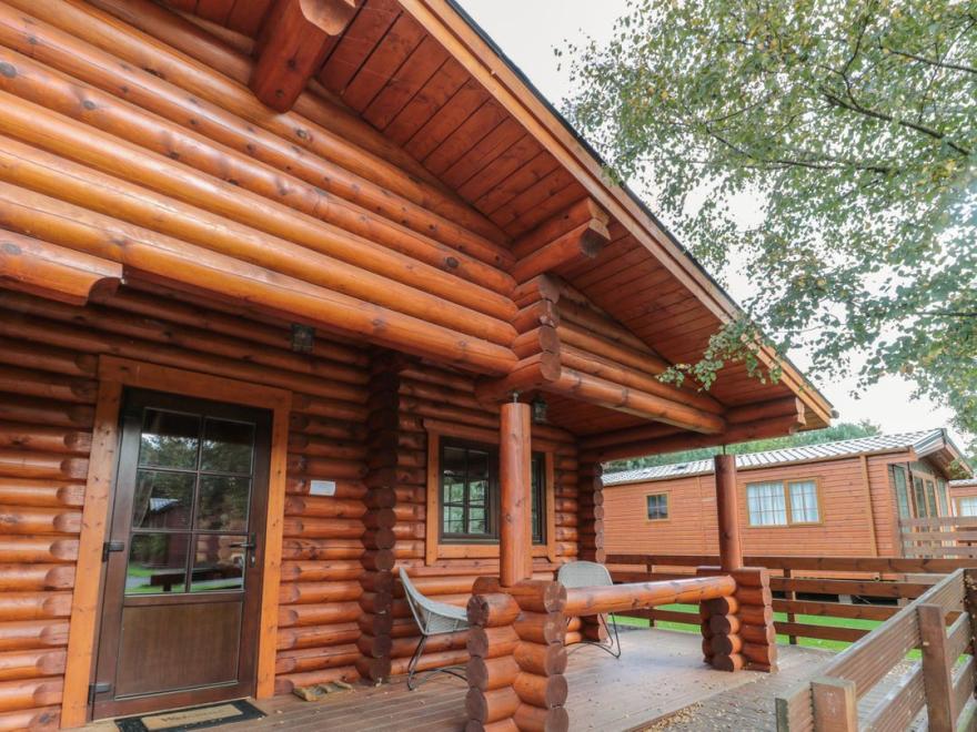 Welcome Hjem Log Cabin
