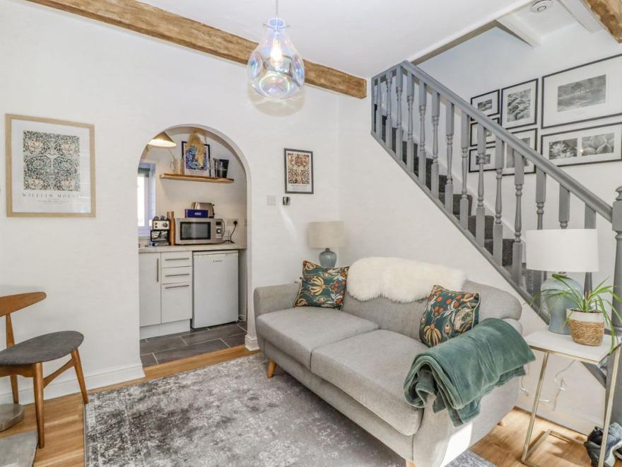 4 Pulmans Place