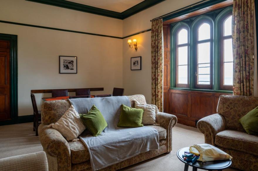Watermouth Castle, Penn-Curzon Apartment