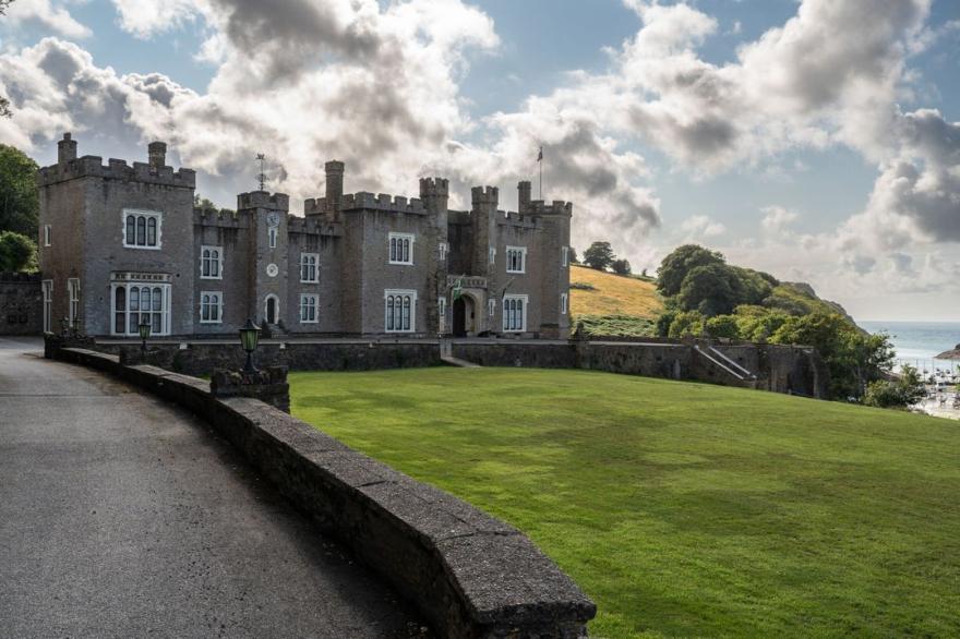 Watermouth Castle, Rhododendron Apartment