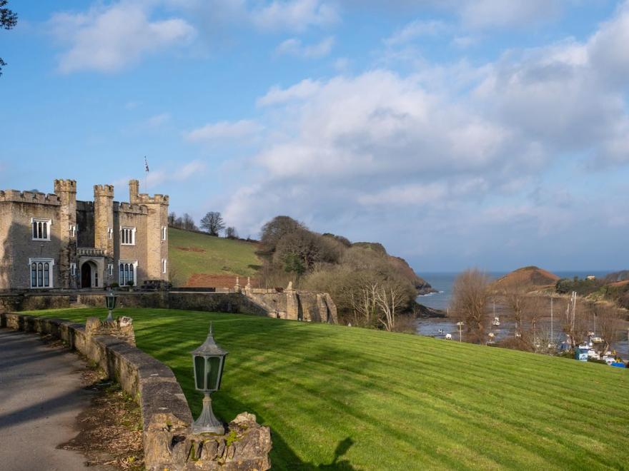 Watermouth Castle, Rhododendron Apartment