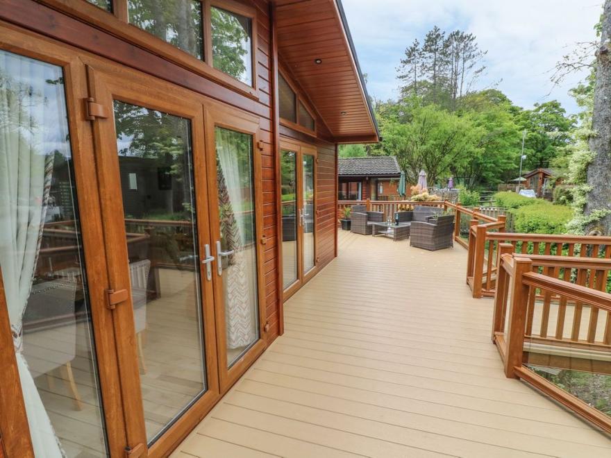8 Waterside Wood