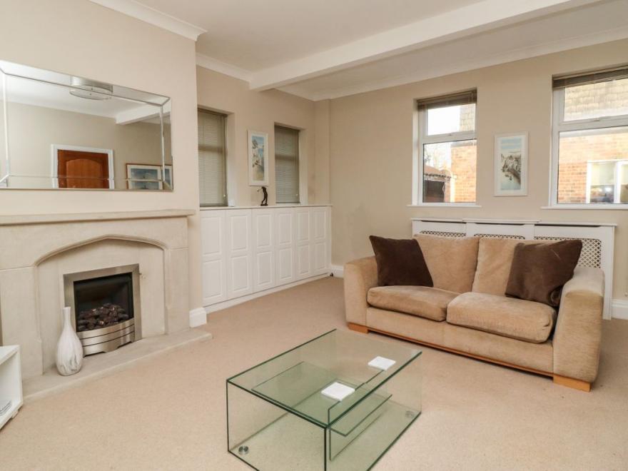 6D Clifton Drive