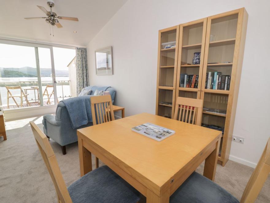 25 South Snowdon Wharf