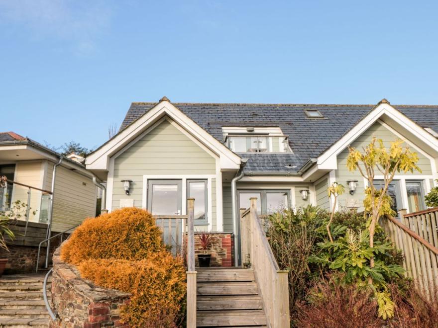 1 Court Cottage, Hillfield Village