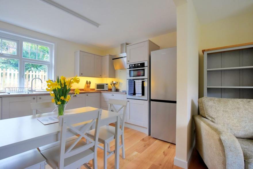 2 Southcombe Terrace