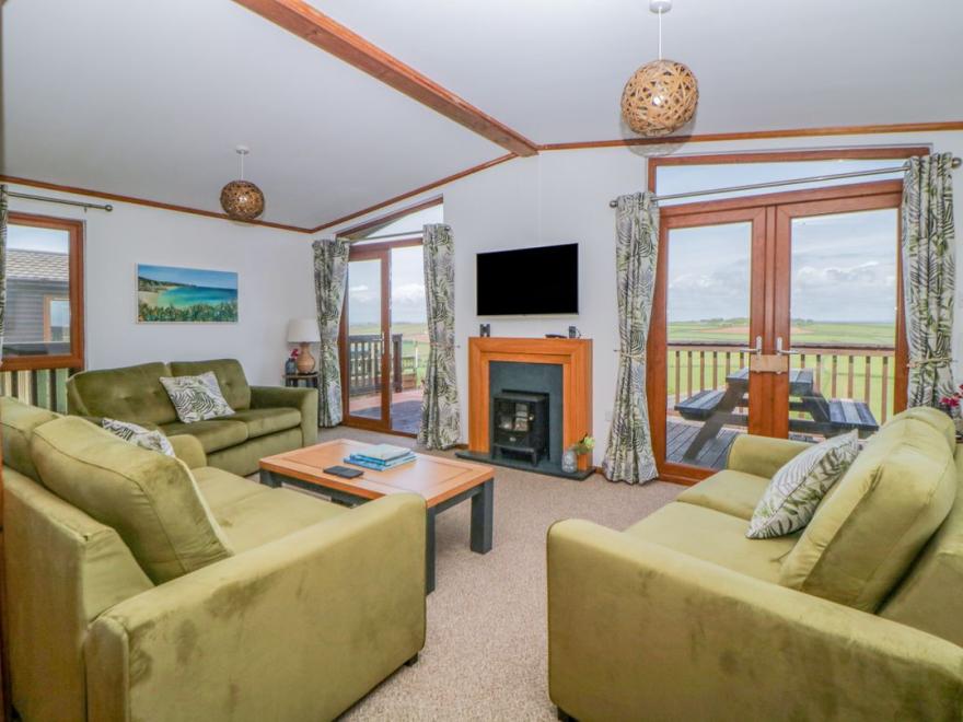 Three Views Lodge