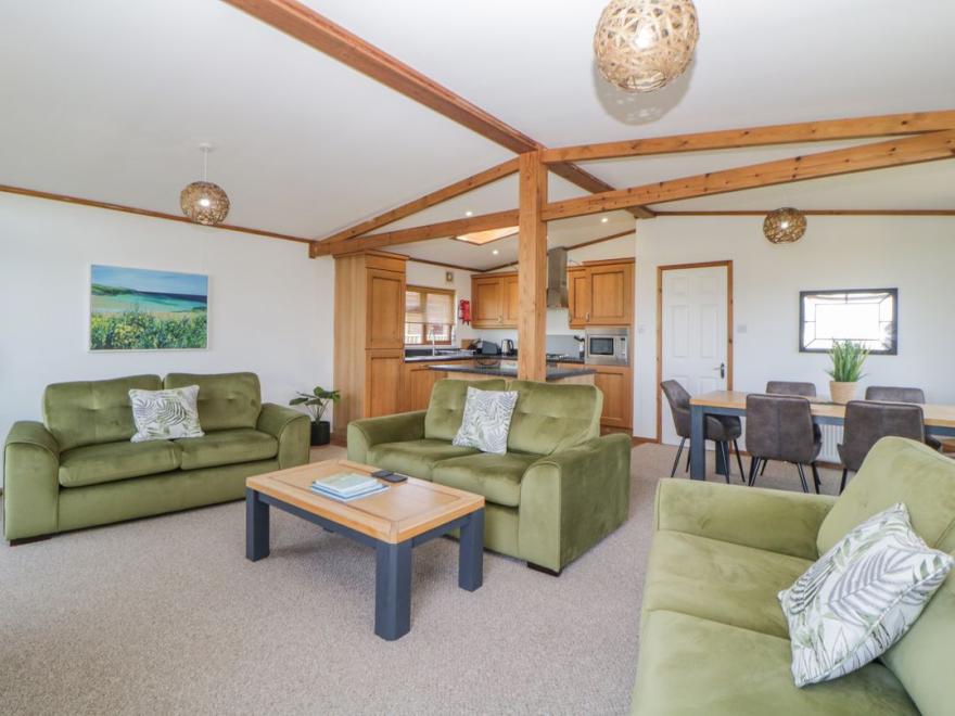 Three Views Lodge