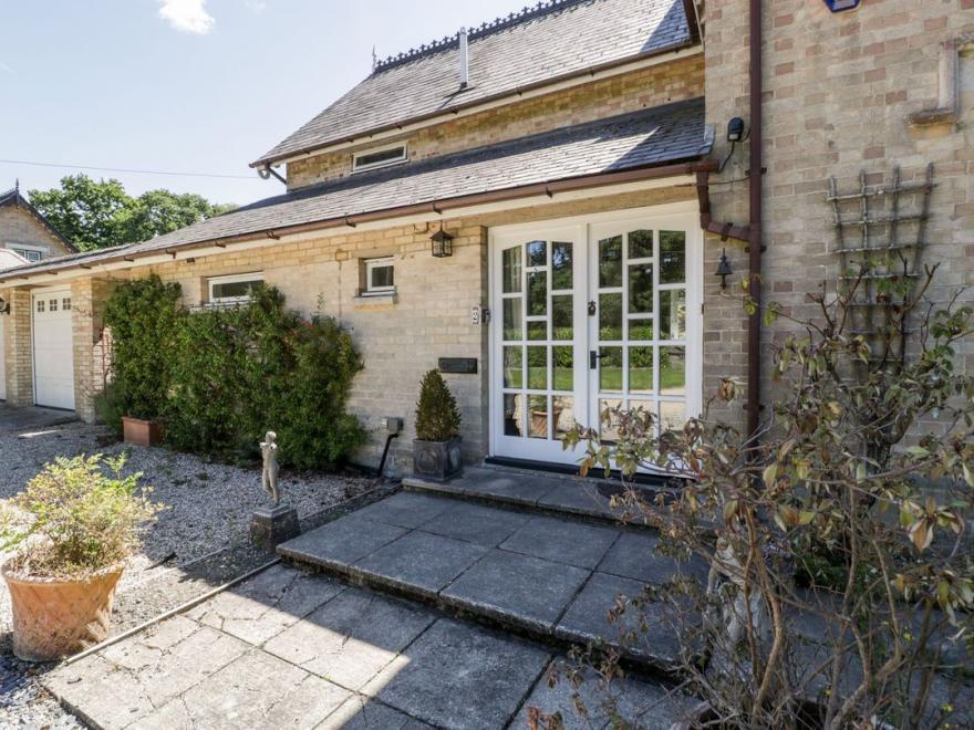 2 Heath Cottages