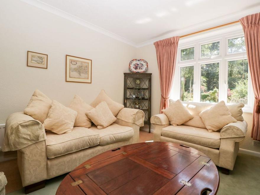 2 Heath Cottages