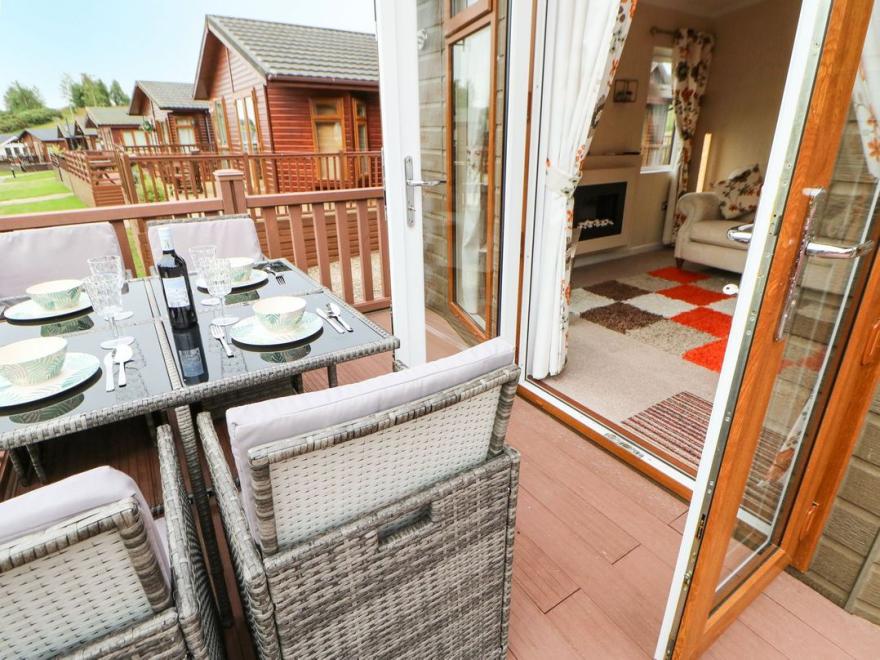 10 Poppy Lodge