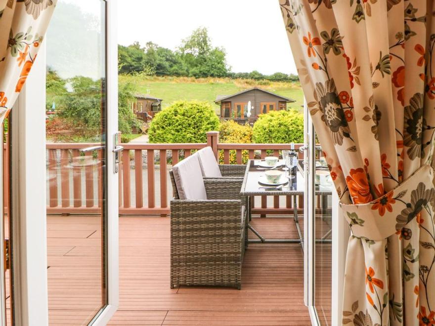 10 Poppy Lodge