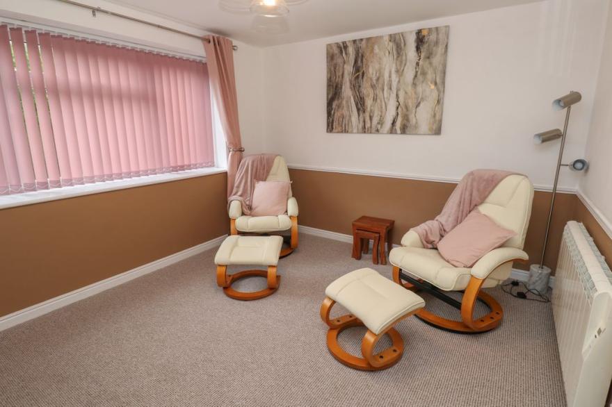 Flat 1 Marina Court