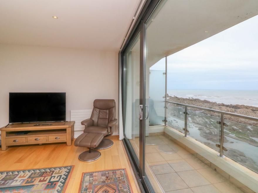 2 Horizon View