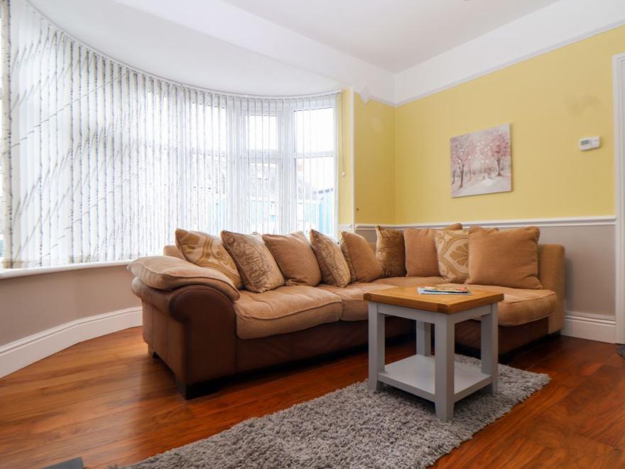 Flat 1 Niles Place