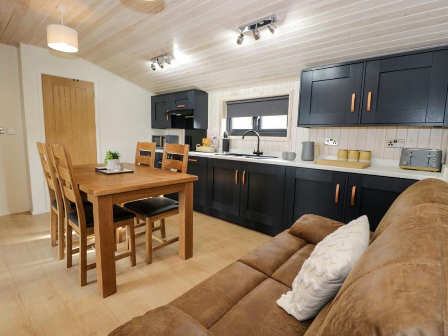 Betsi (Lodge 1)