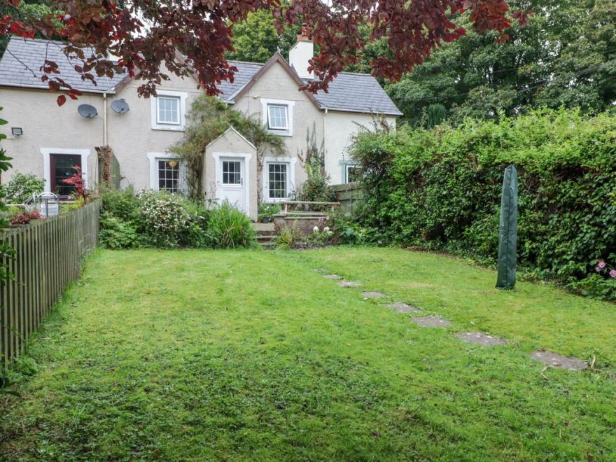 2 Cheriton Cottages
