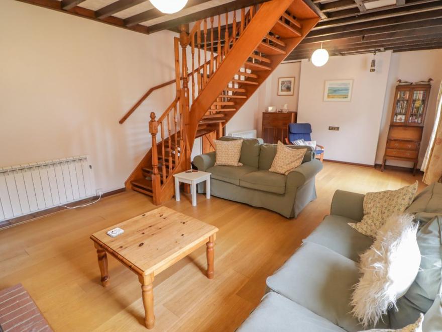 2 Cheriton Cottages