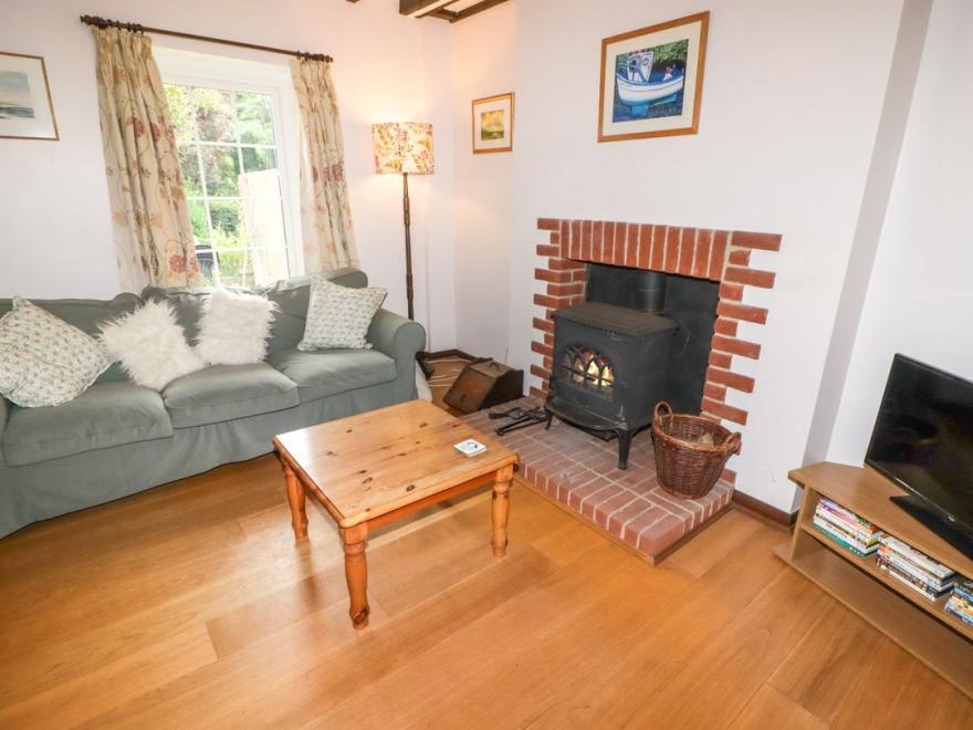 2 Cheriton Cottages