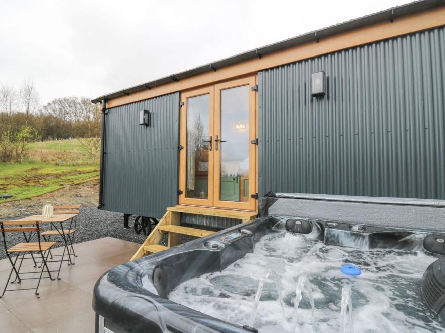 Dam View Shepherds Hut
