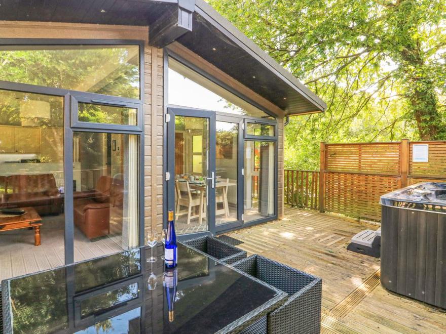 Woodland View 7 - Oak Cabin