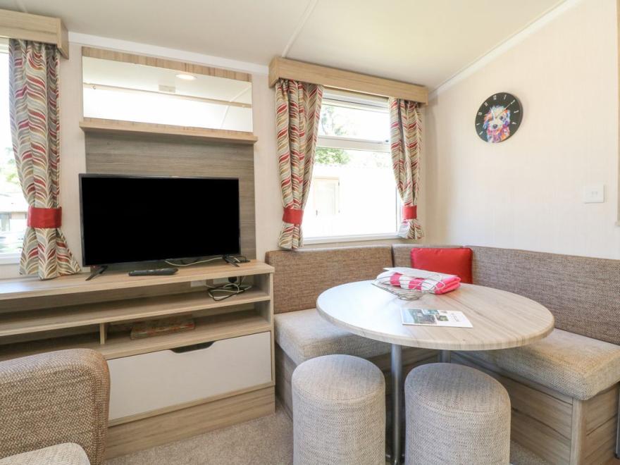 25 Manleigh Park