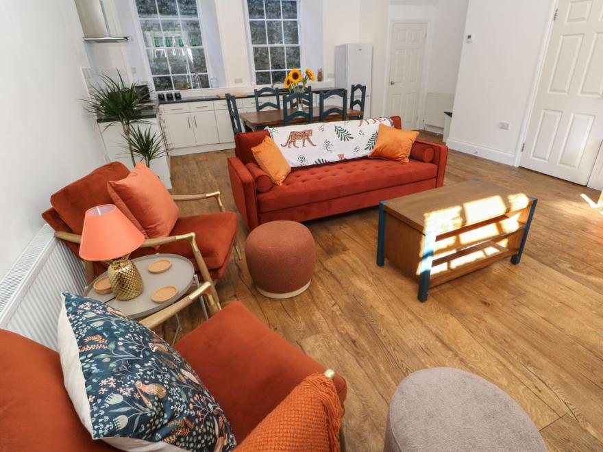 2 Regent Mews