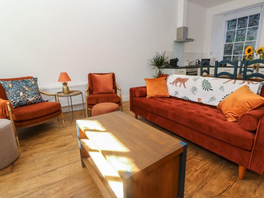 2 Regent Mews