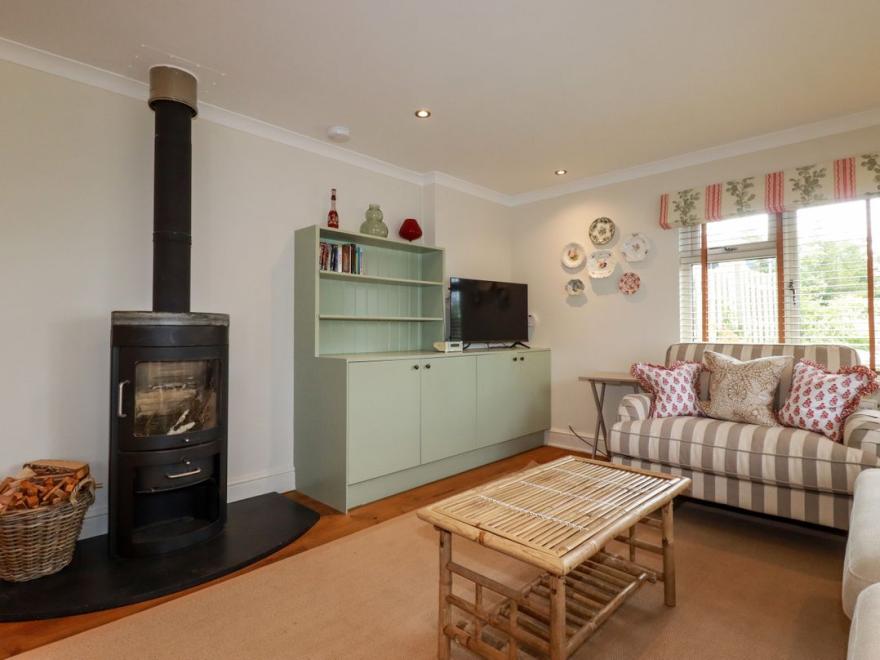 6 Trelawney Court
