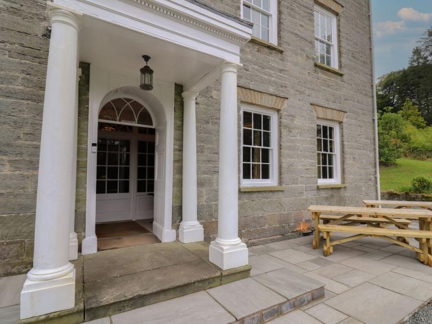 Llwynderw Hall