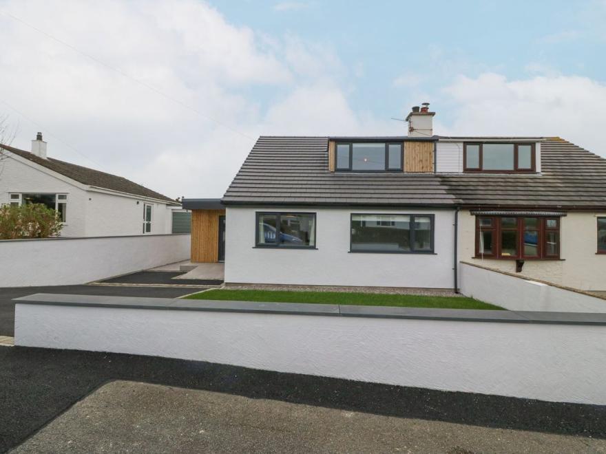 11 Capel Farm